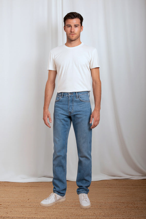 Nachhaltige Straight Fit Herrenjeans aus 100% Bio-Denim in Mid Indigo