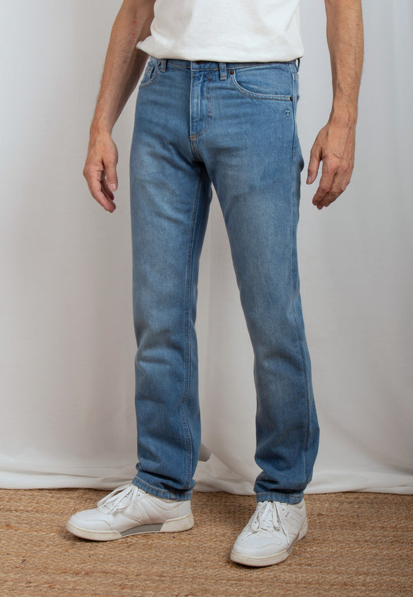 Nachhaltige Straight Fit Herrenjeans aus 100% Bio-Denim in Mid Indigo
