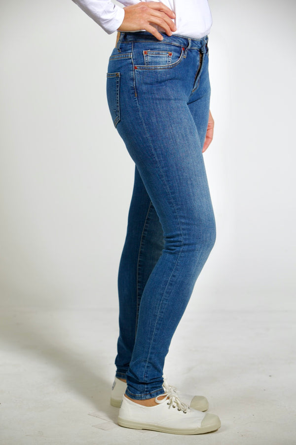 ROSA (Kollektion 2021) | Nachhaltige Skinny Fit Mid Indigo Damenjeans aus Bio-Denim