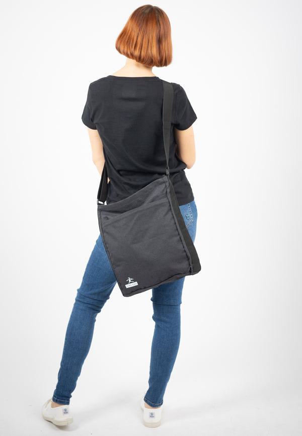 SHOMAN | Nachhaltige Unisex Shoulder Bag aus recyceltem Polyester